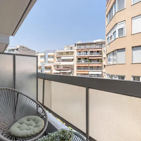 Blow- Free Parking #skgbnb Tesalónica