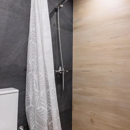 Blow- Free Parking #skgbnb 公寓